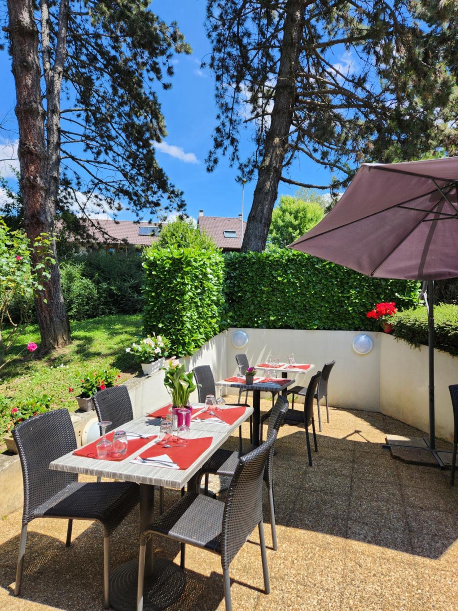 Campanile Annecy - Cran Gevrier Hotel Exterior foto