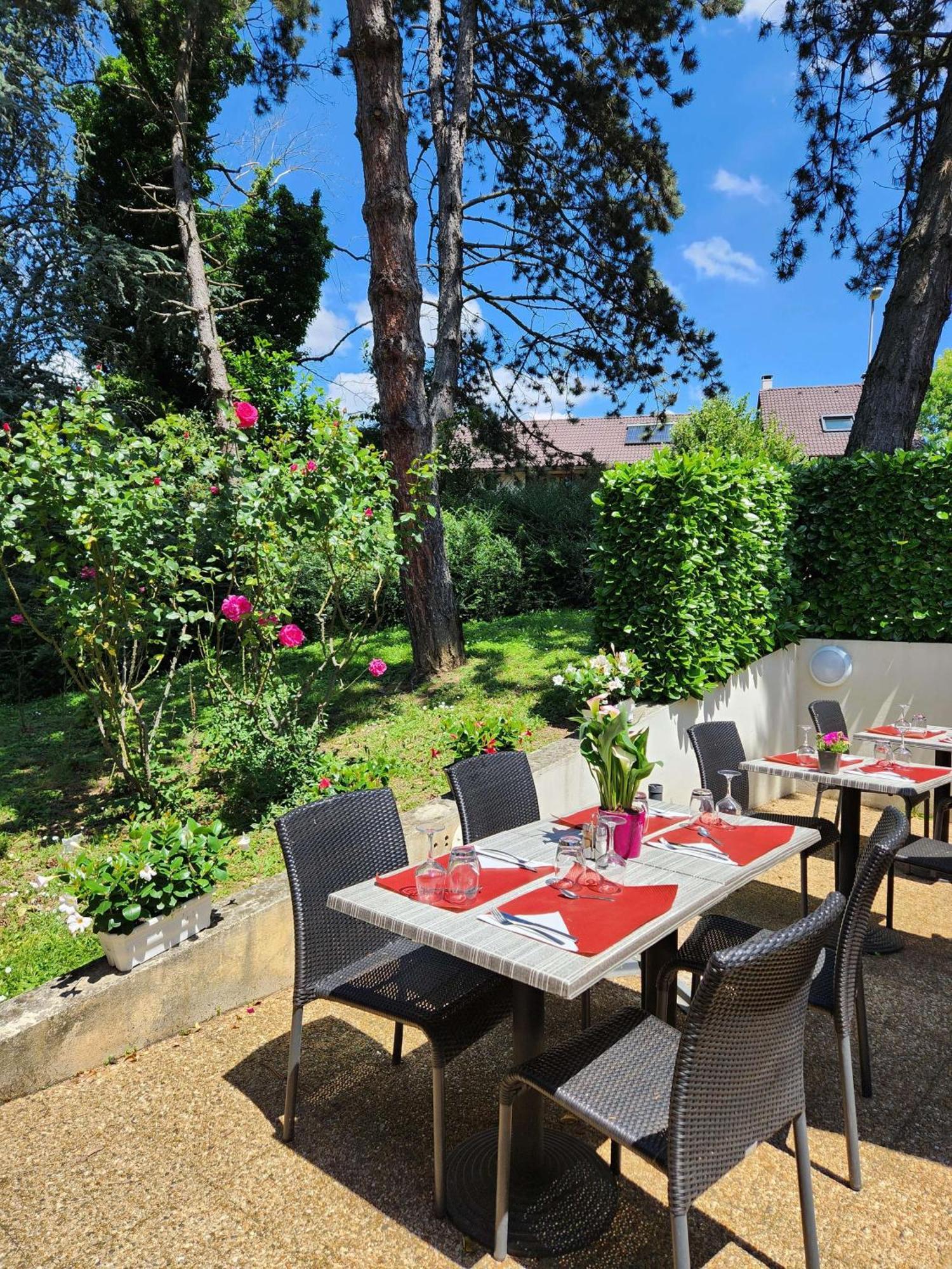Campanile Annecy - Cran Gevrier Hotel Exterior foto