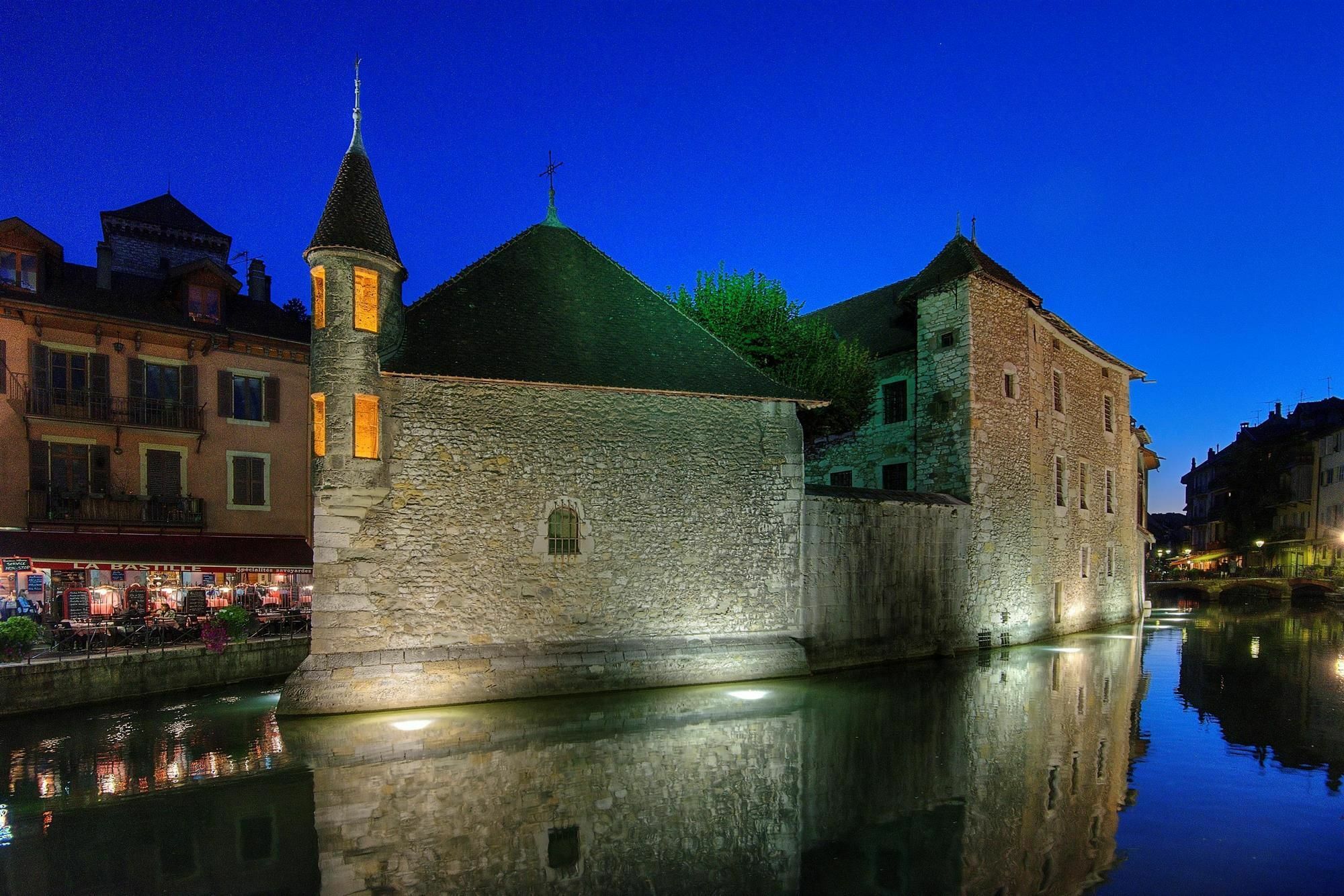 Campanile Annecy - Cran Gevrier Hotel Exterior foto