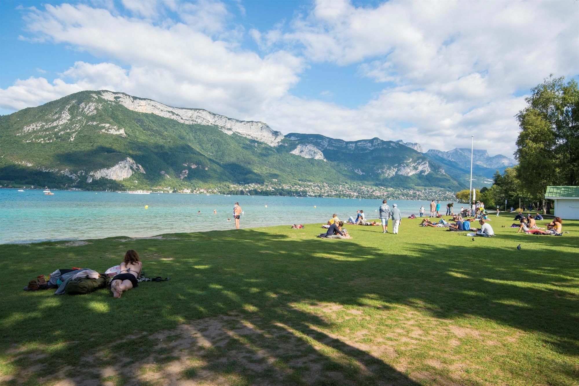 Campanile Annecy - Cran Gevrier Hotel Exterior foto