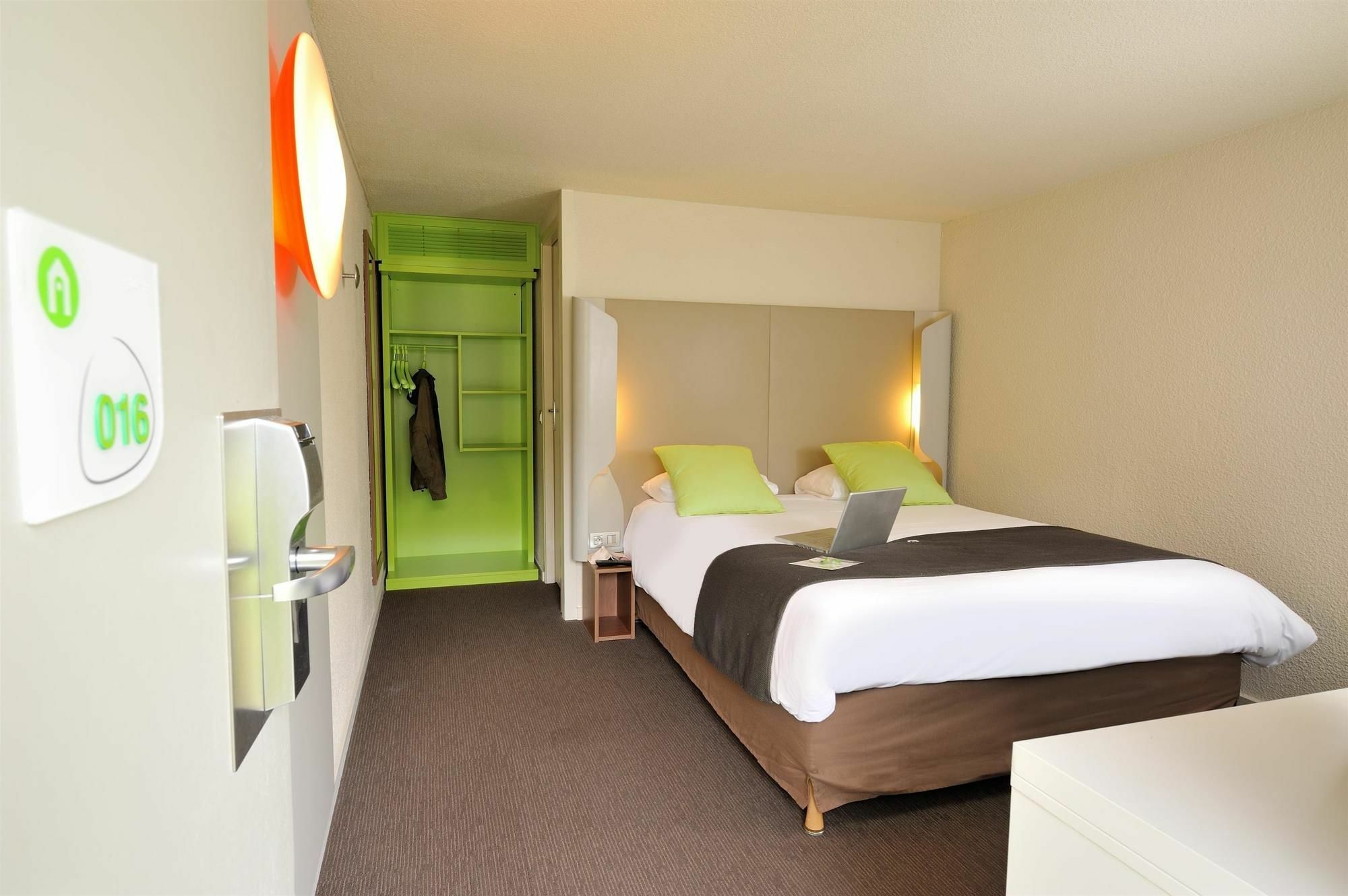 Campanile Annecy - Cran Gevrier Hotel Exterior foto